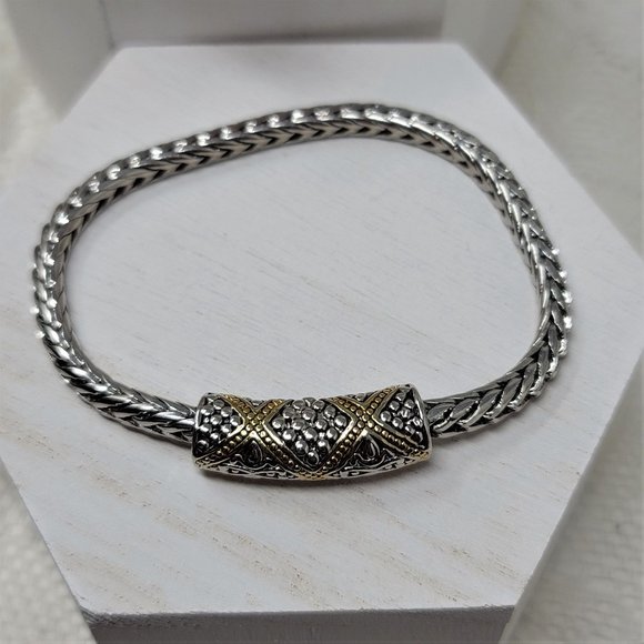 Elegant Silverstone Soft Chain Bracelet Magnetic Clasp - Picture 3 of 7